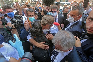president-Emmanuel-Macron-rencontre-jeunesse-libanaise-laquelle-promis-soutien_0_729_486